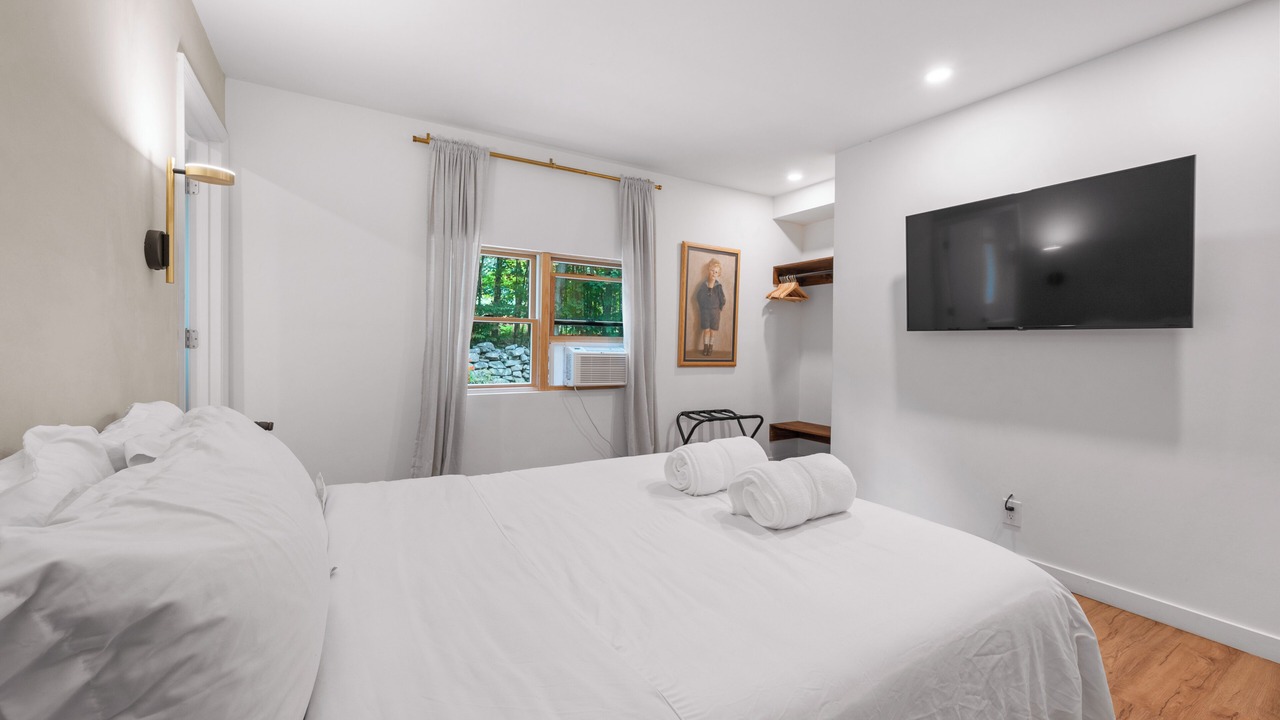 Photo of Bedroom in Plattekill