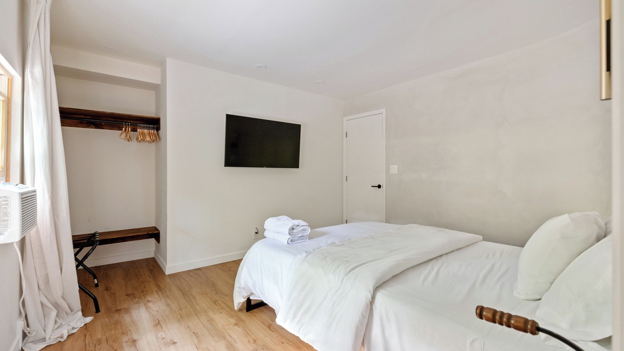 Photo of Bedroom in Plattekill
