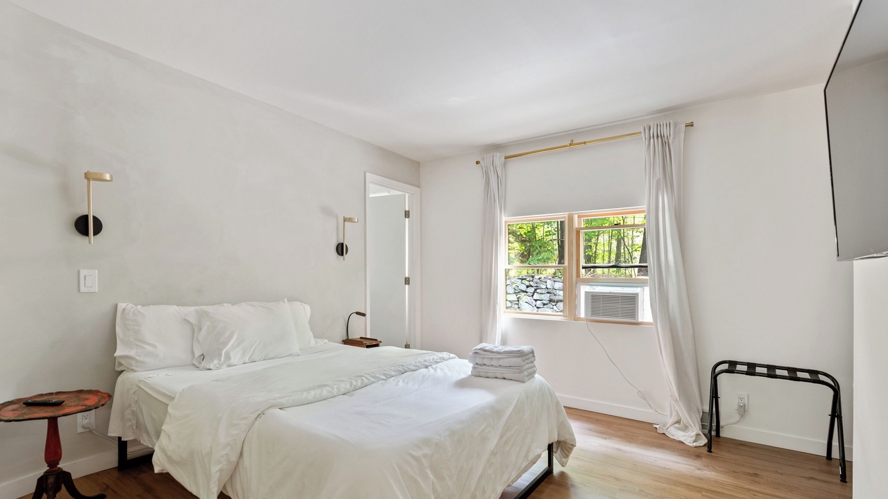 Photo of Bedroom in Plattekill