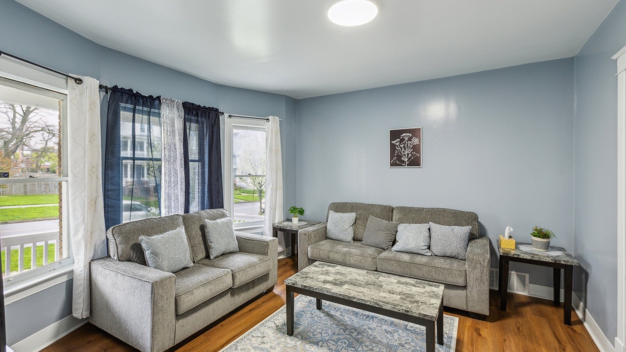 Photo of Bedroom in Downtown Niagara Falls