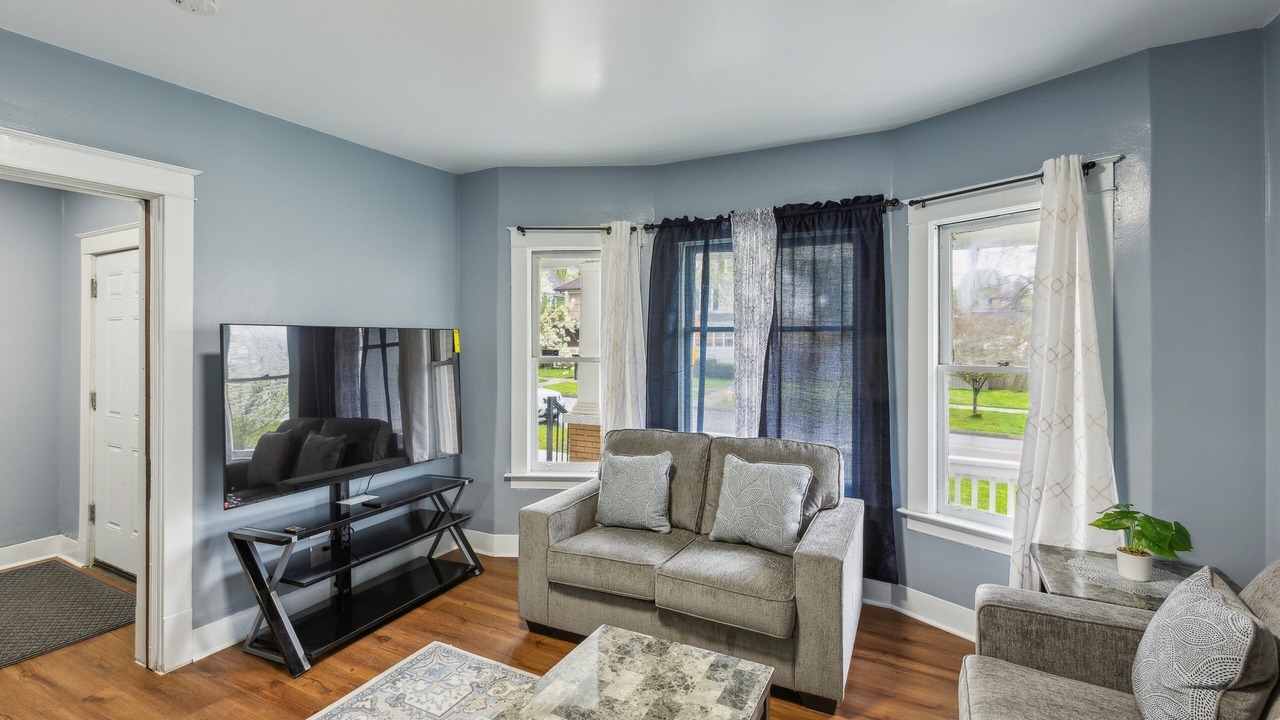 Photo of Bedroom in Downtown Niagara Falls