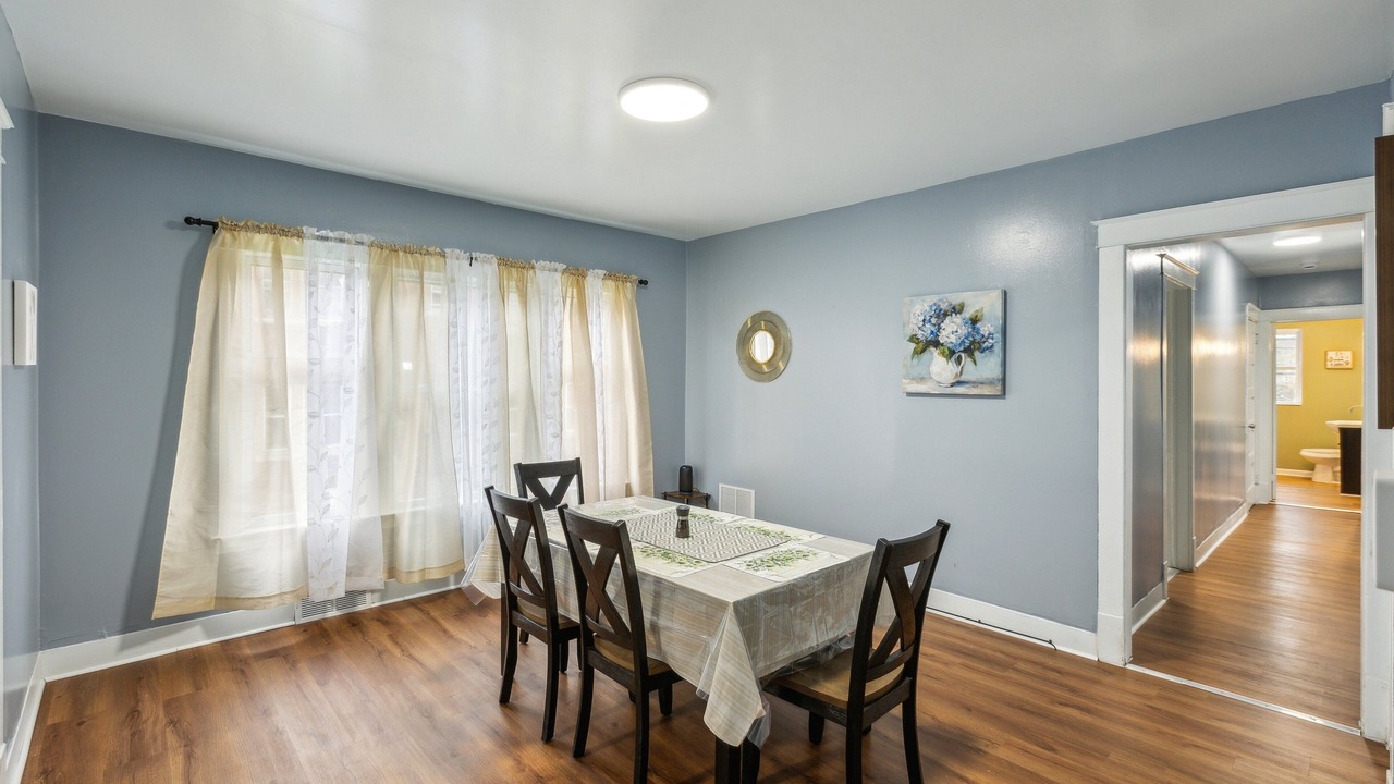 Photo of Bedroom in Downtown Niagara Falls