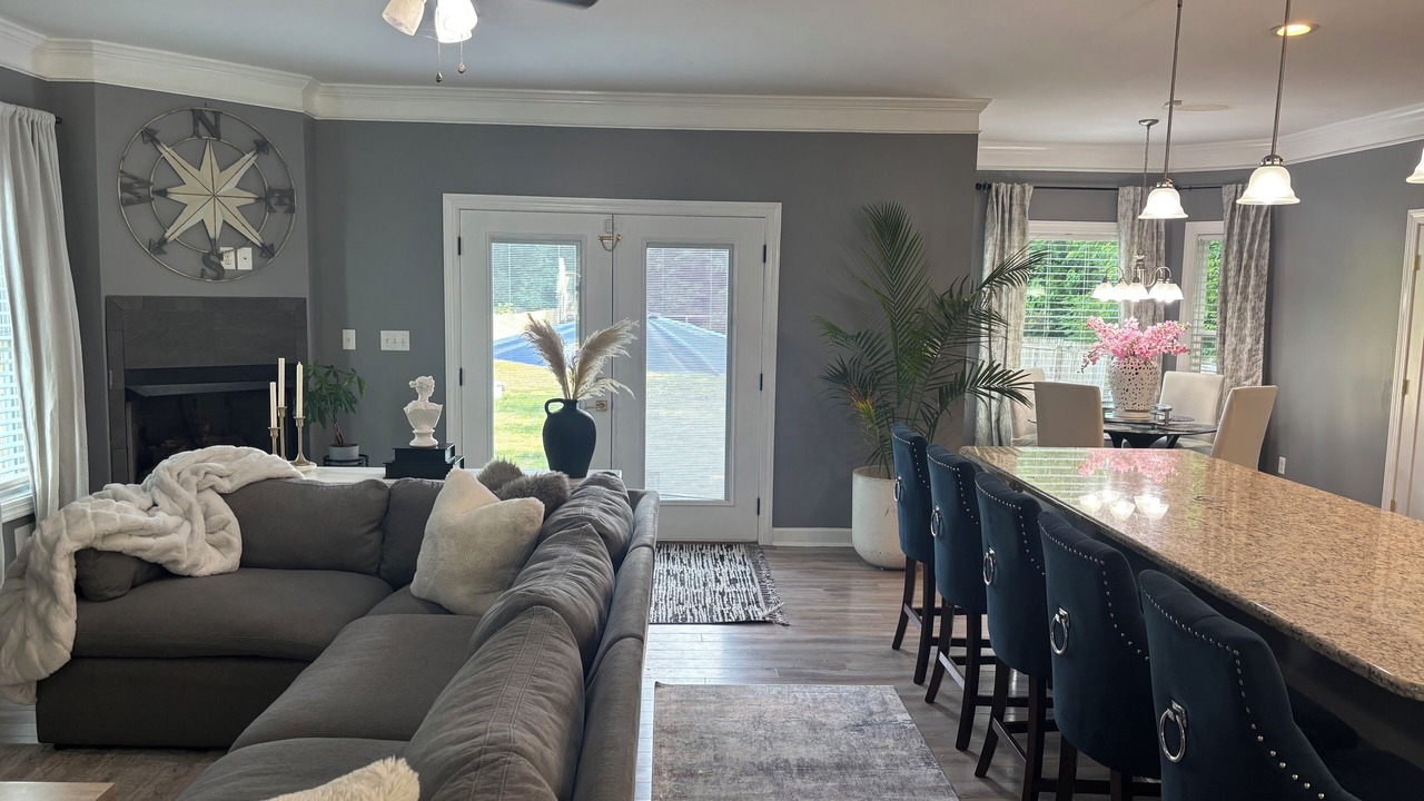 Photo of Livingroom in Bayview