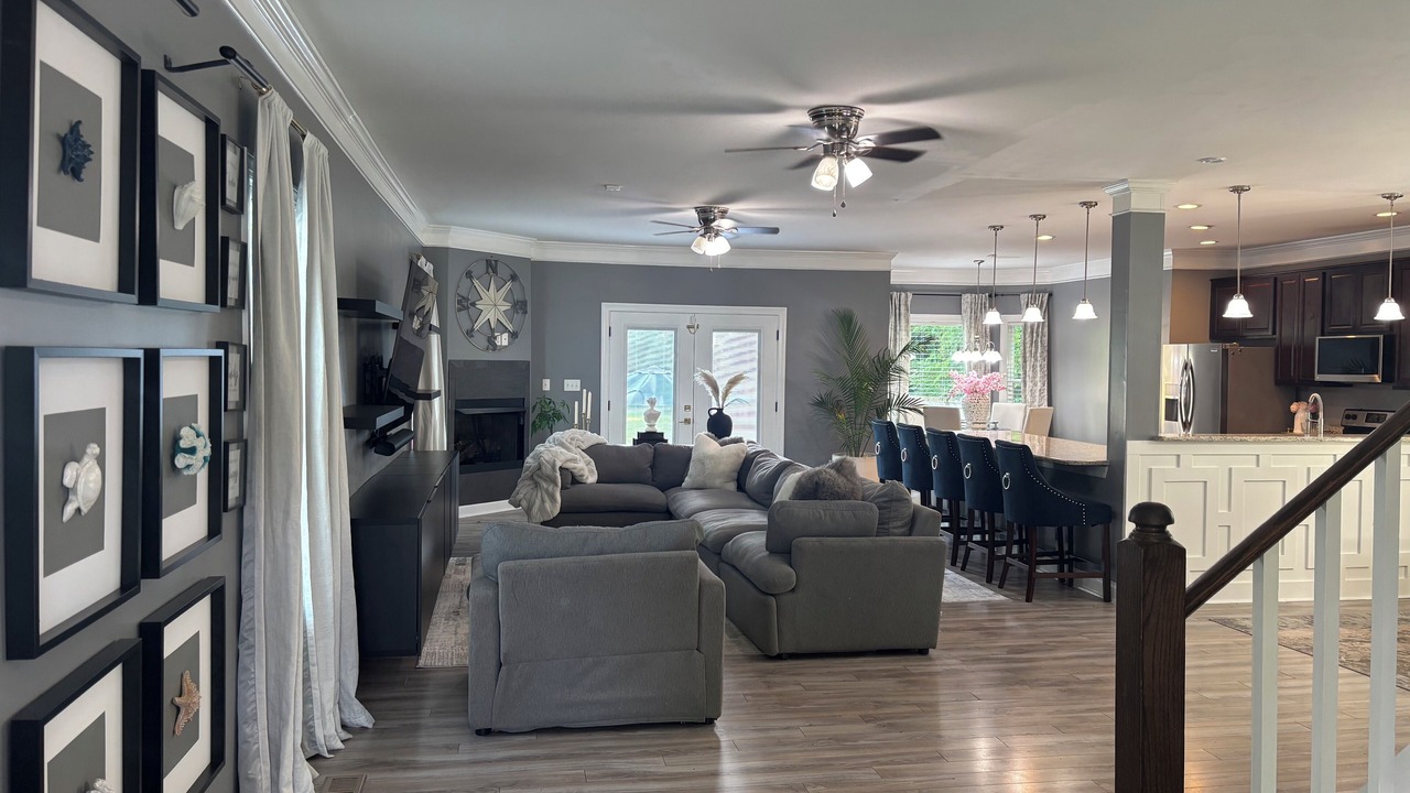 Photo of Livingroom in Bayview