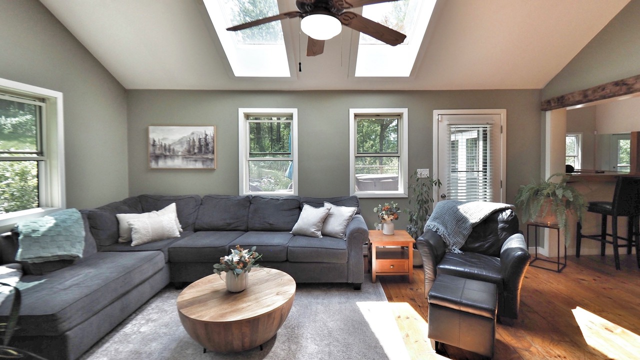Photo of Livingroom in Plymouth
