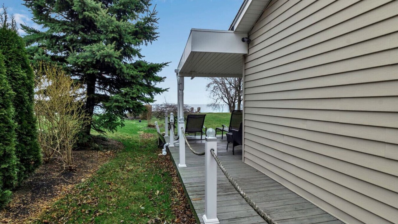 Photo of Patio Balcony in Town of Porter