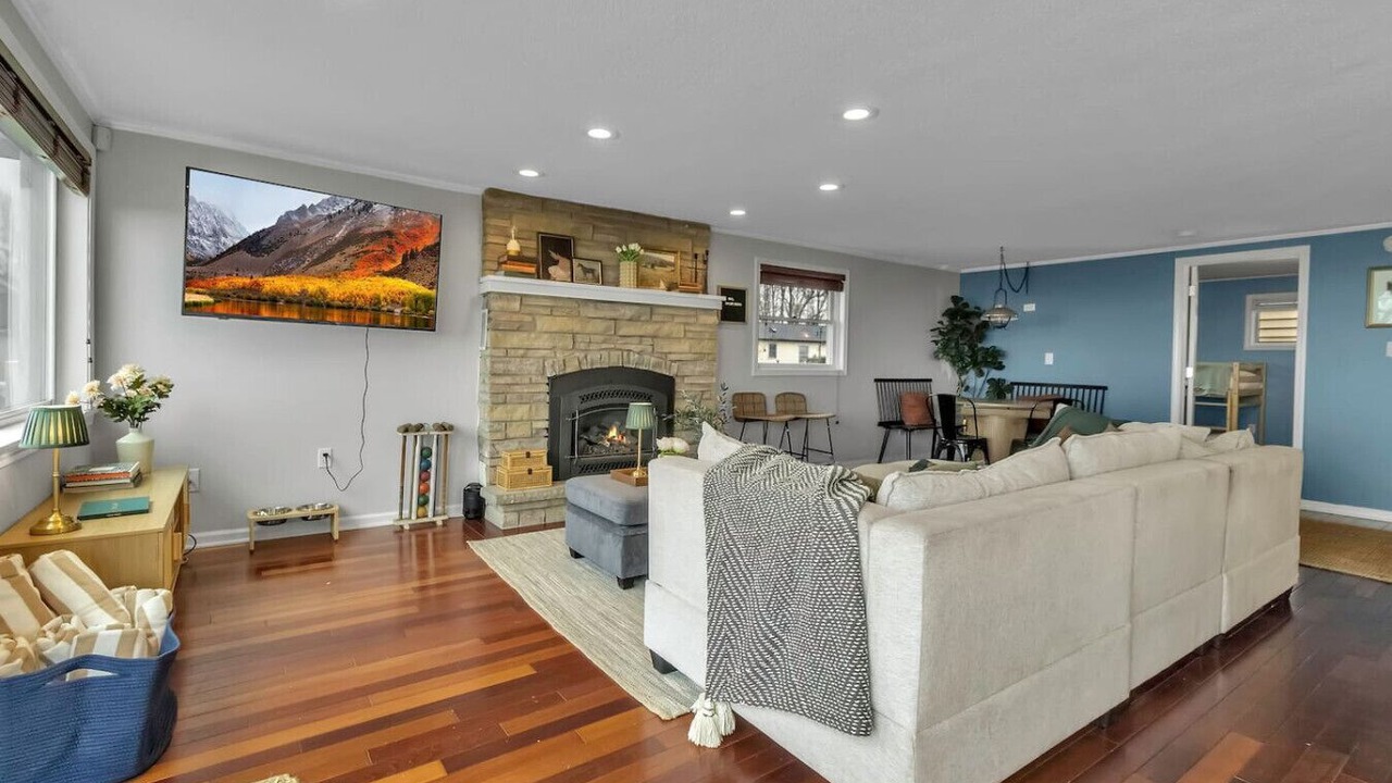 Photo of Livingroom in Town of Porter