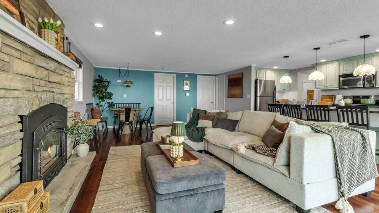 Photo of Livingroom in Town of Porter