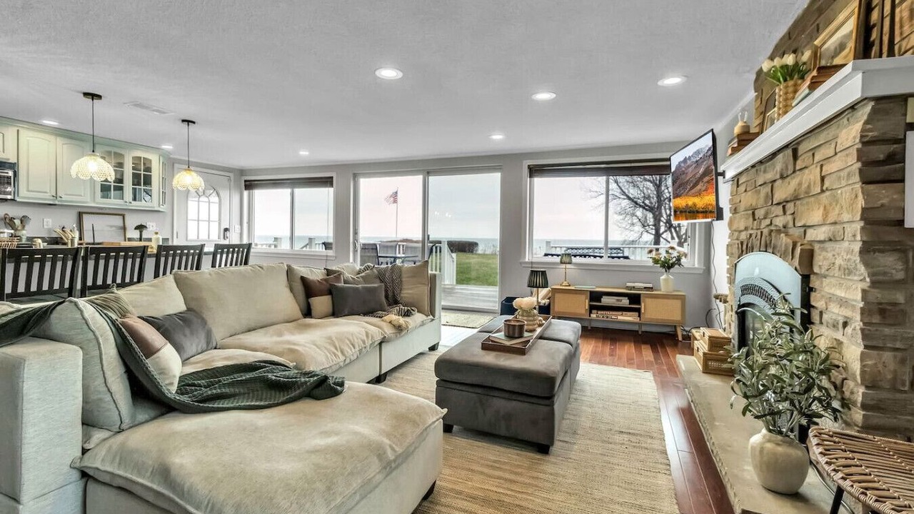 Photo of Livingroom in Town of Porter