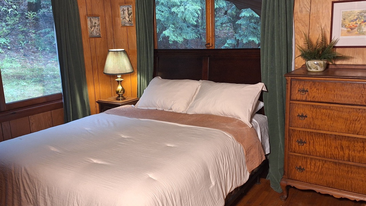 Photo of Bedroom in West Lebanon