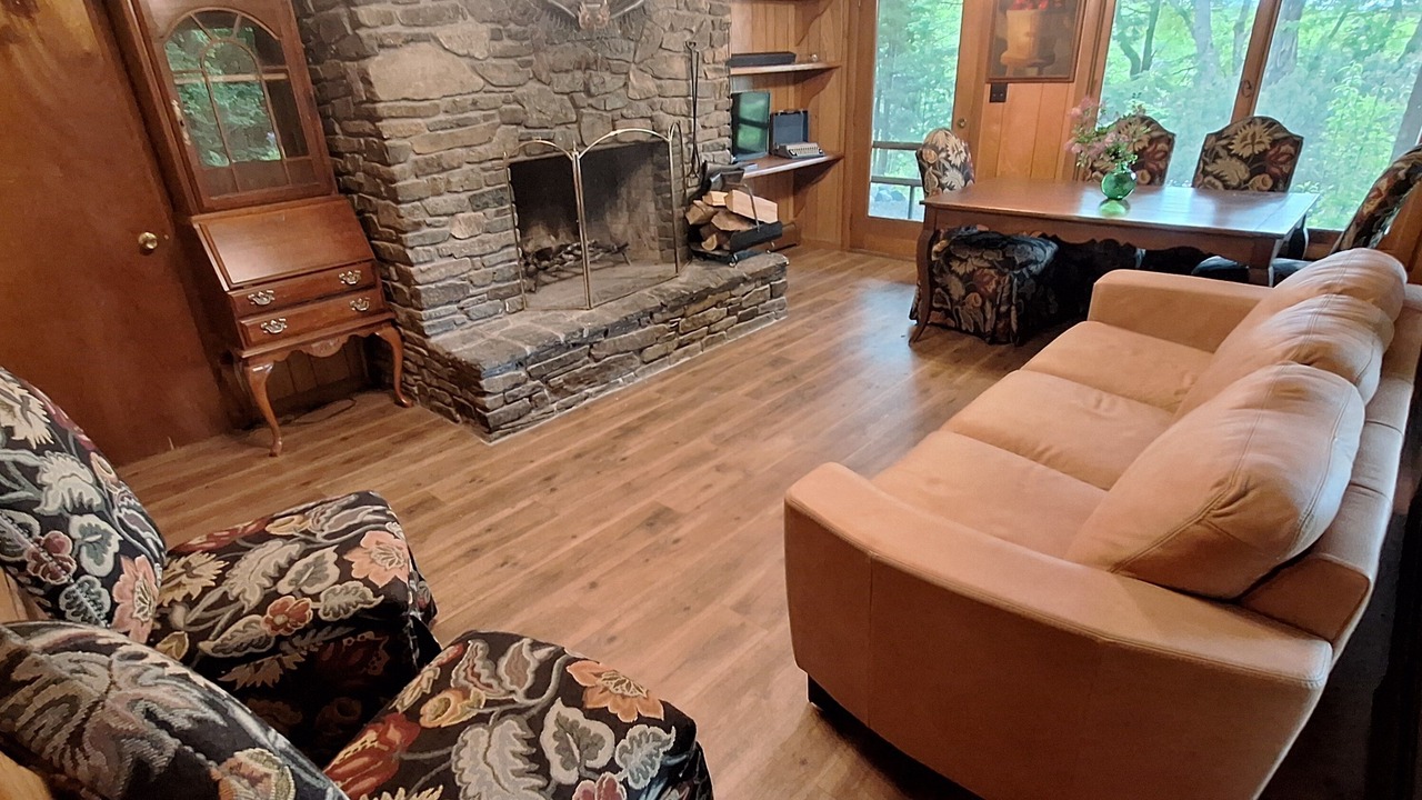 Photo of Livingroom in West Lebanon