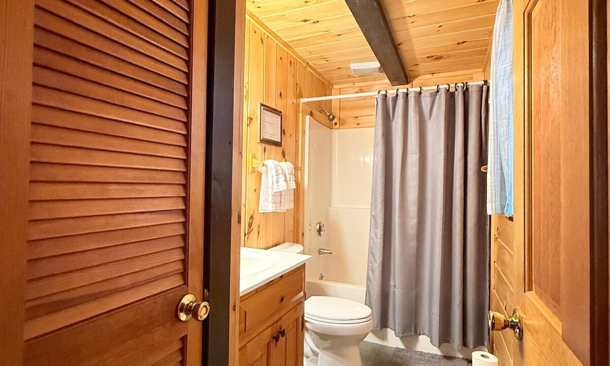 Photo of Bathroom in Eidelweiss Village