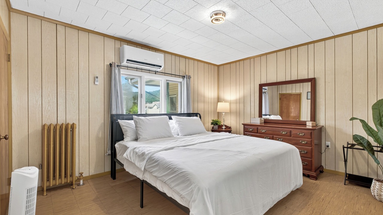 Photo of Bedroom in Renovo
