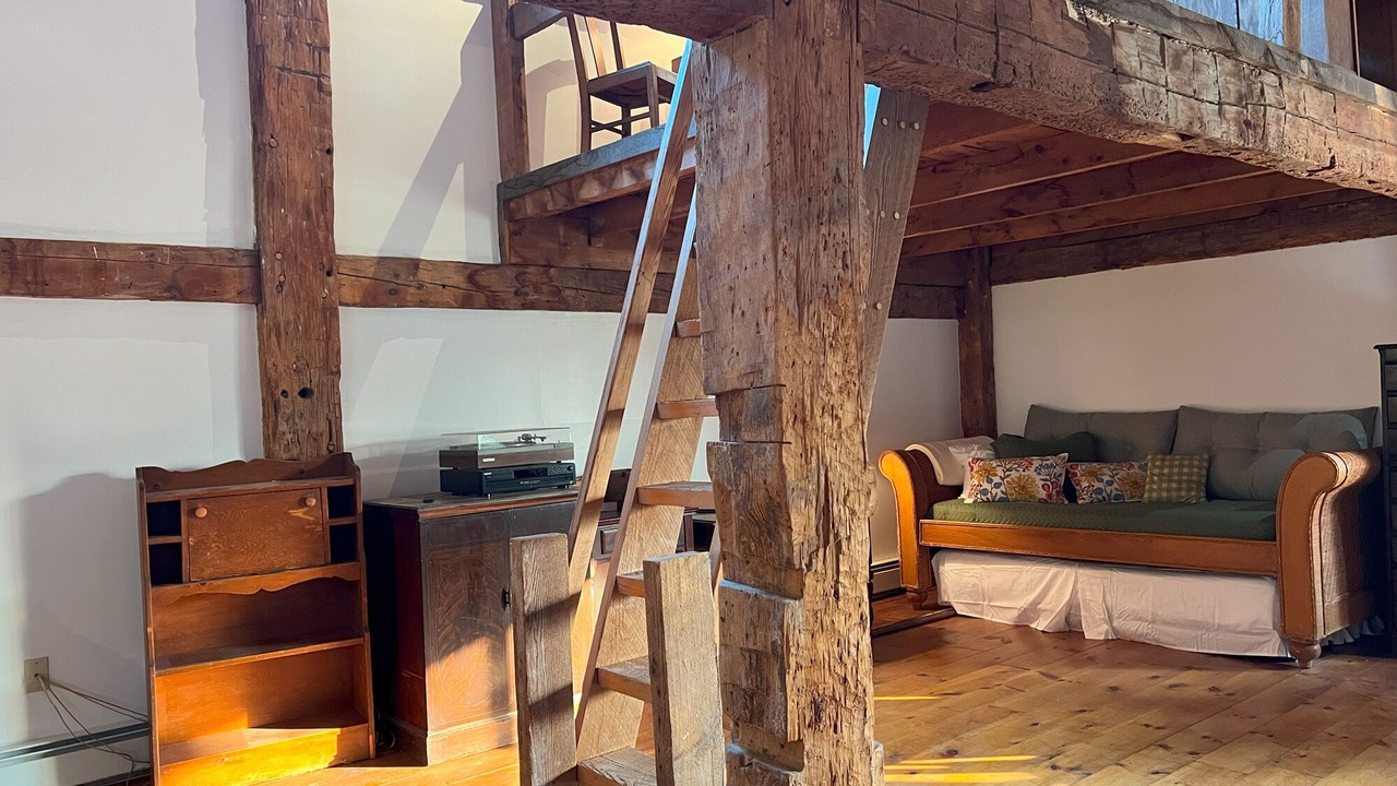 Photo of Livingroom in Meredith