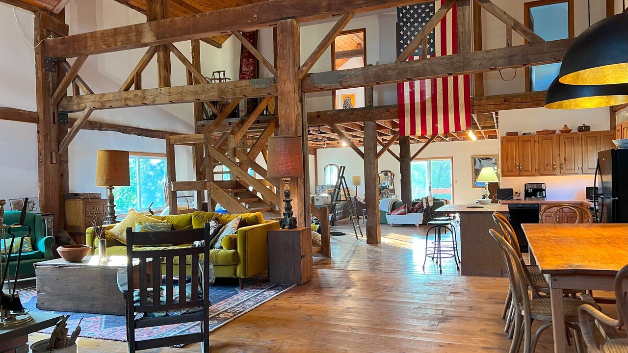 Photo of Livingroom in Meredith