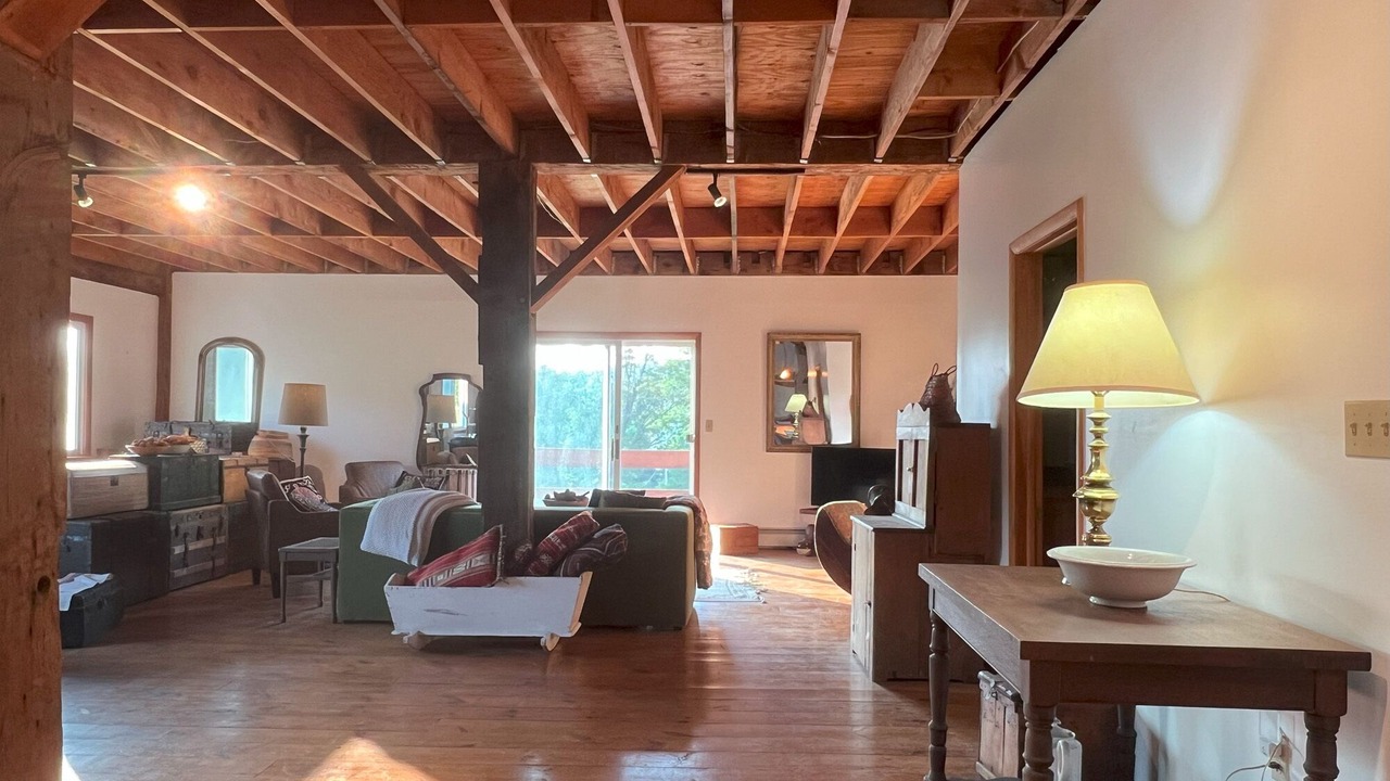 Photo of Livingroom in Meredith