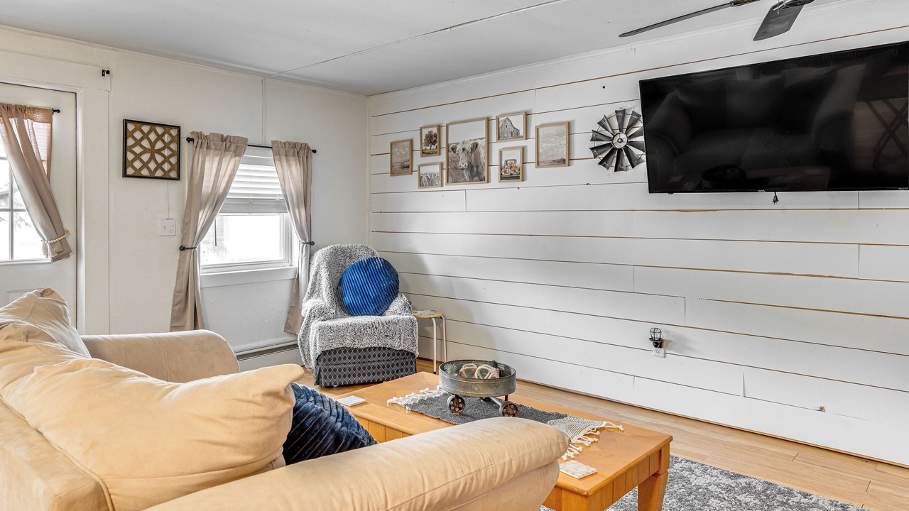 Photo of Livingroom in Barton