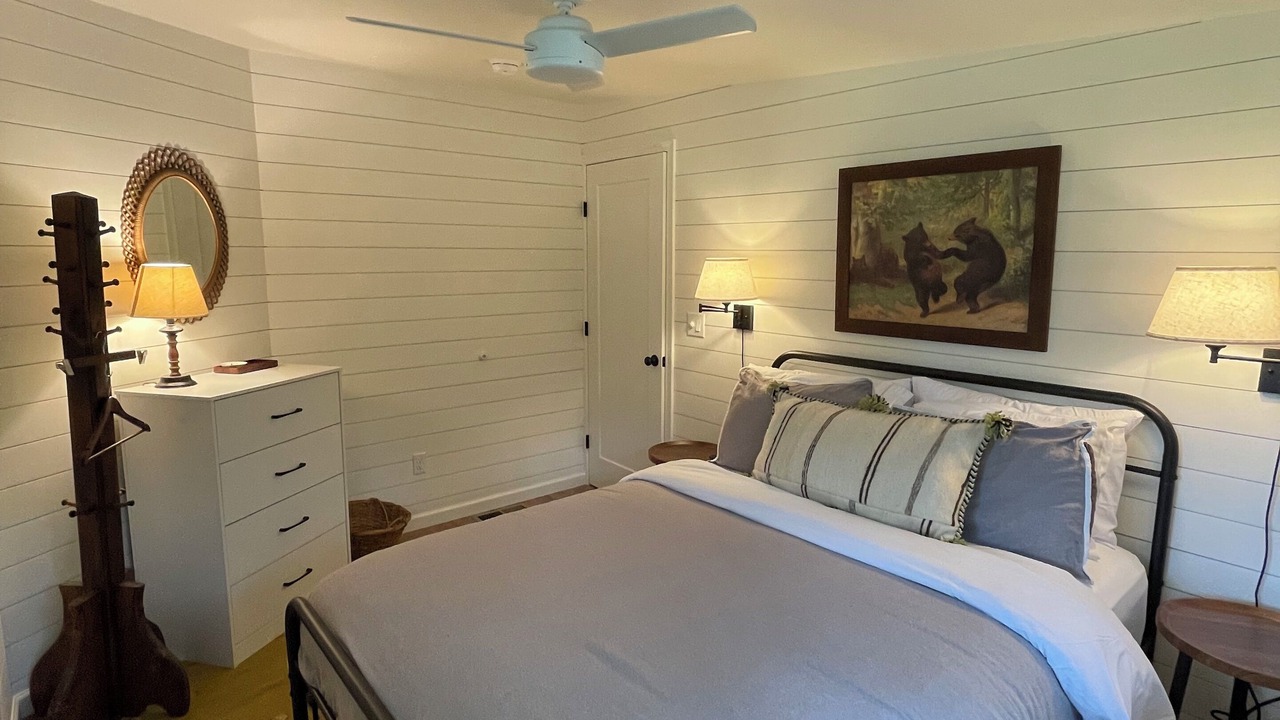 Photo of Bedroom in Town of Scriba
