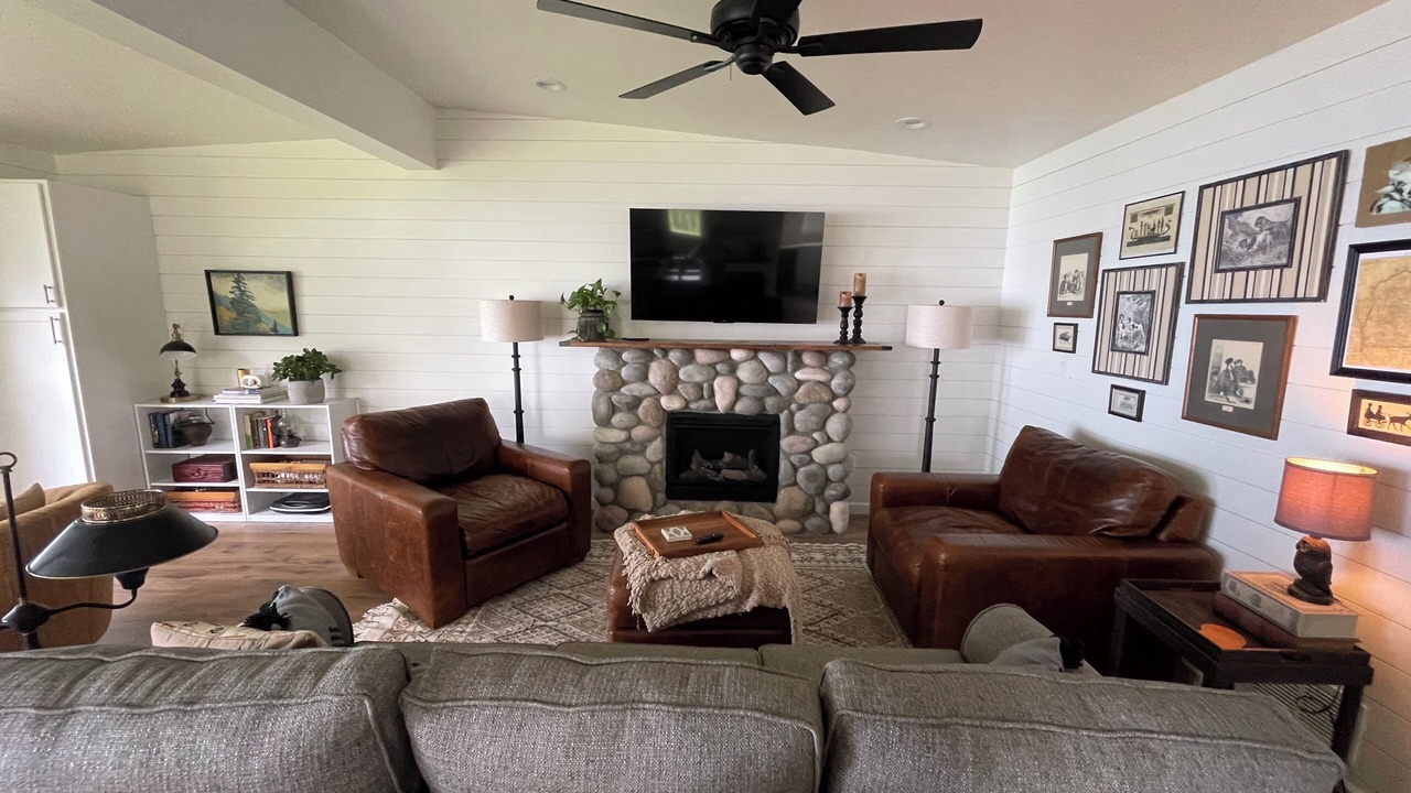 Photo of Livingroom in Town of Scriba