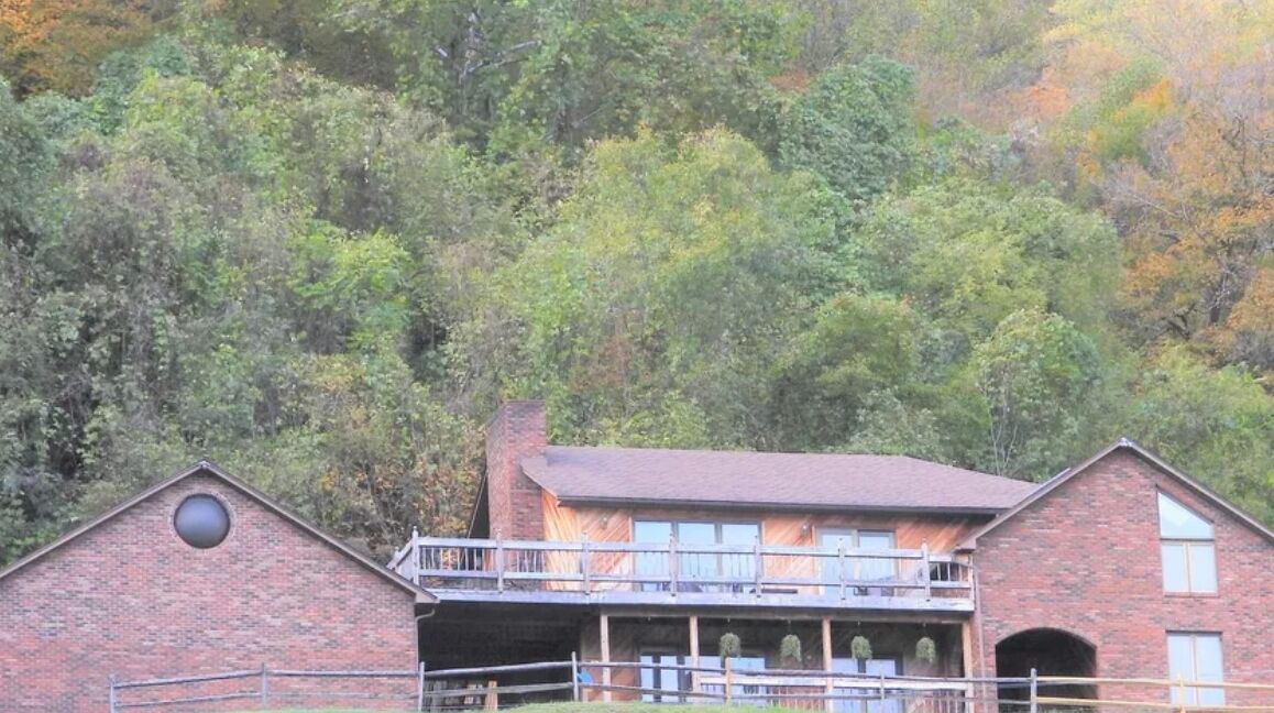 Photo of Outdoor in Charlton Heights