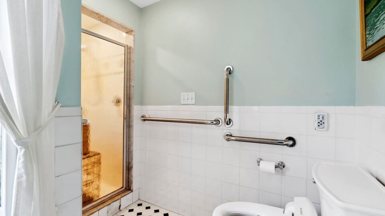 Photo of Bathroom in Byfield