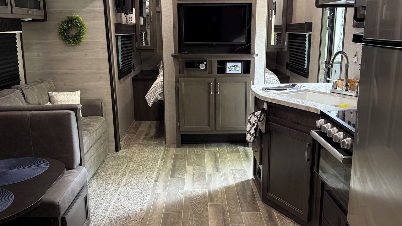 Photo of Livingroom in Confluence