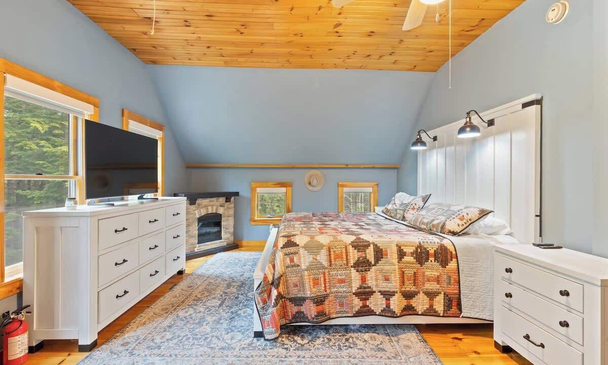 Photo of Bedroom in Elkins