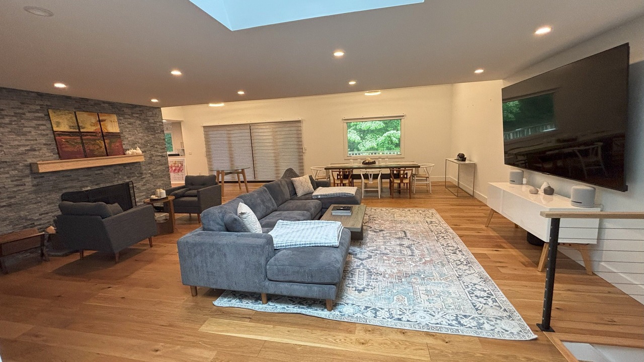 Photo of Livingroom in Dix Hills