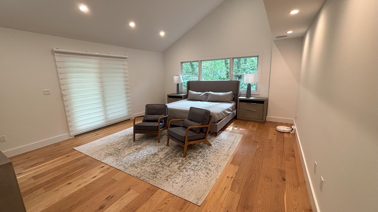 Photo of Bedroom in Dix Hills