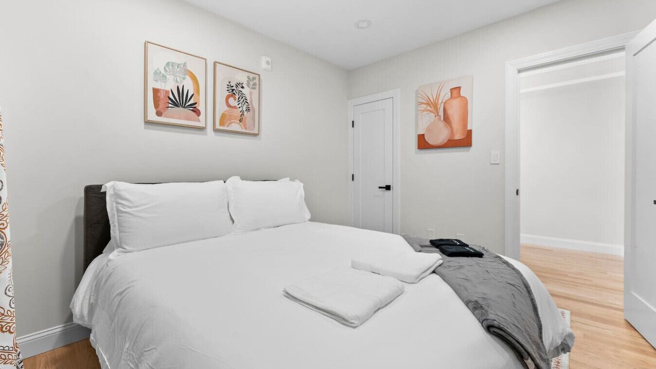 Photo of Bedroom in Thompson Square - Bunker Hill