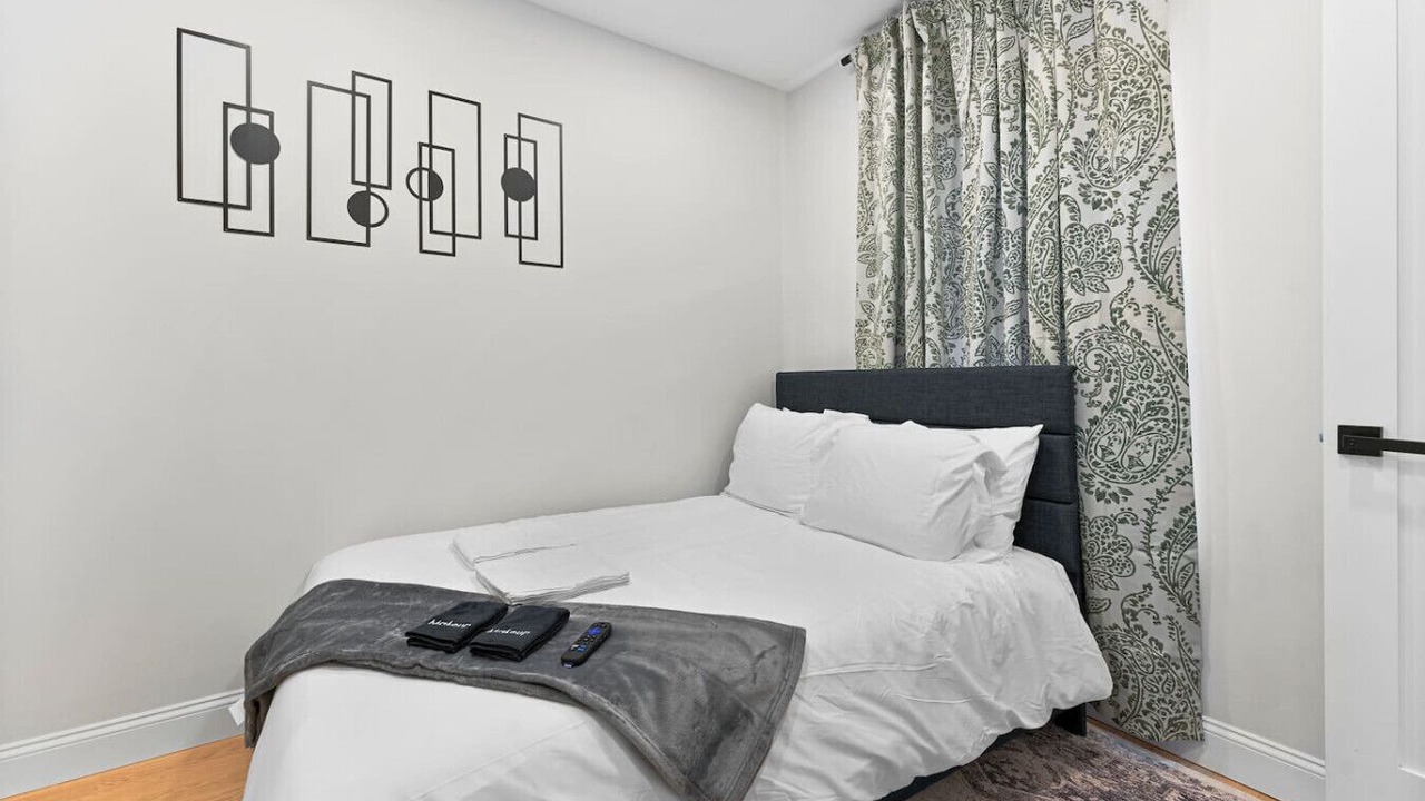 Photo of Bedroom in Thompson Square - Bunker Hill