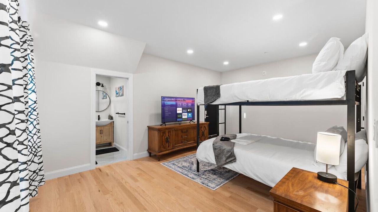 Photo of Bedroom in Thompson Square - Bunker Hill