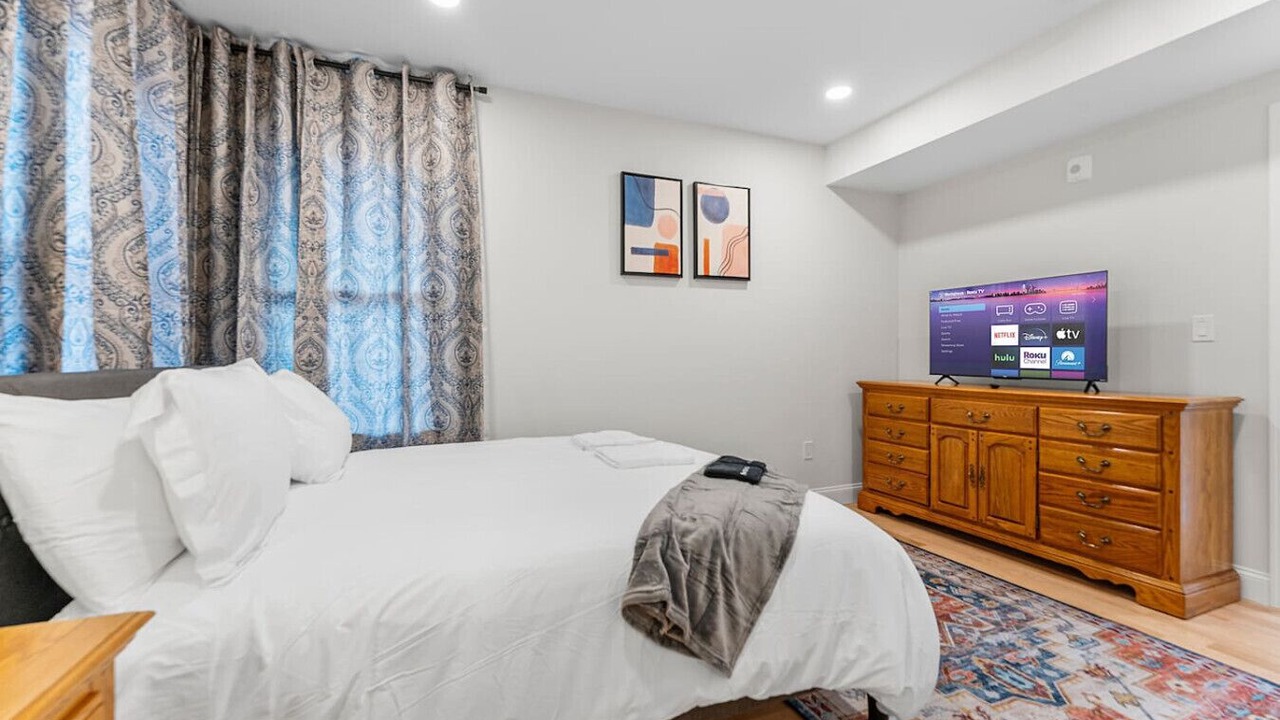 Photo of Bedroom in Thompson Square - Bunker Hill