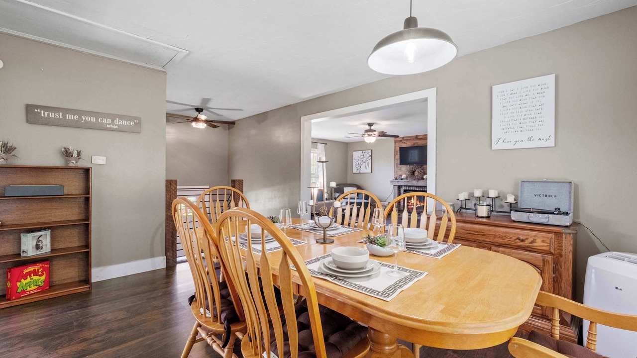 Photo of Livingroom in East Andover