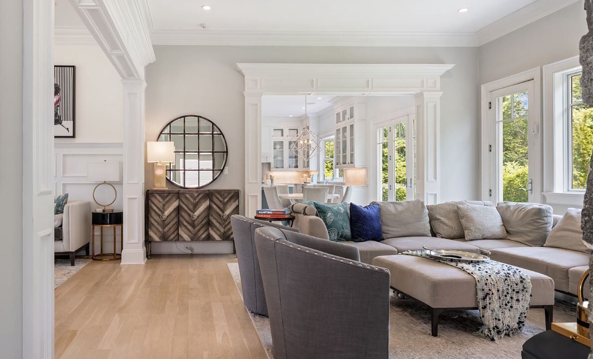 Photo of Livingroom in Village of Southampton