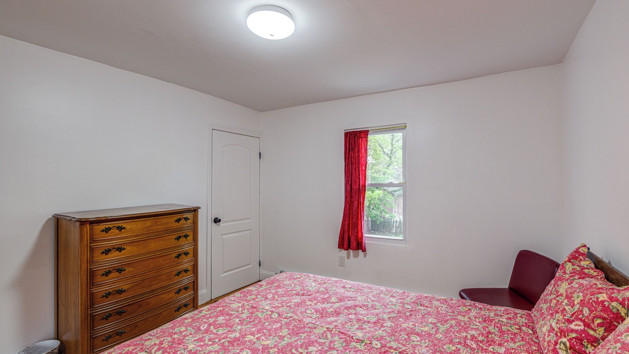 Photo of Bedroom in Hempstead