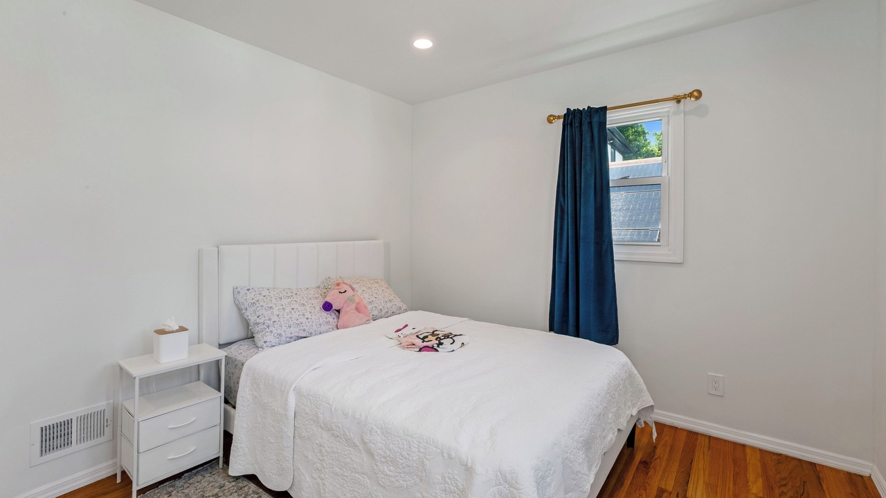 Photo of Bedroom in Little Ferry