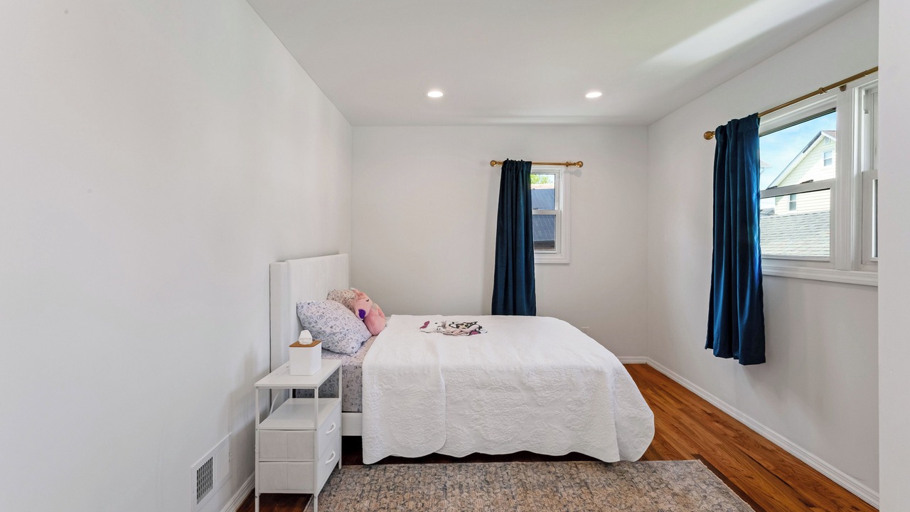 Photo of Bedroom in Little Ferry