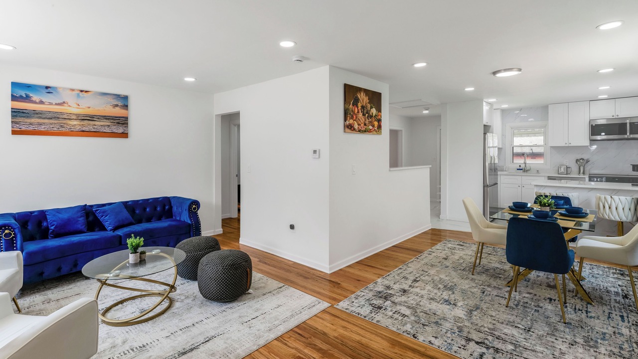 Photo of Livingroom in Little Ferry