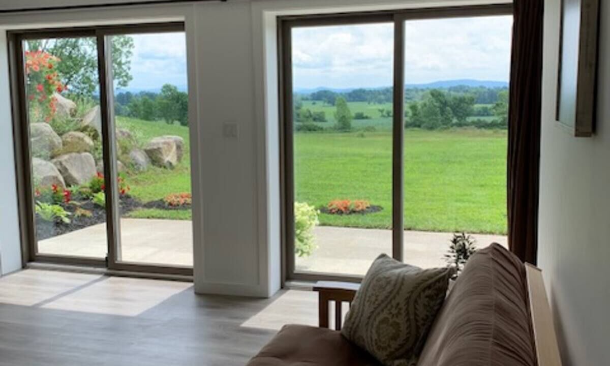 Photo of Livingroom in Schuylerville