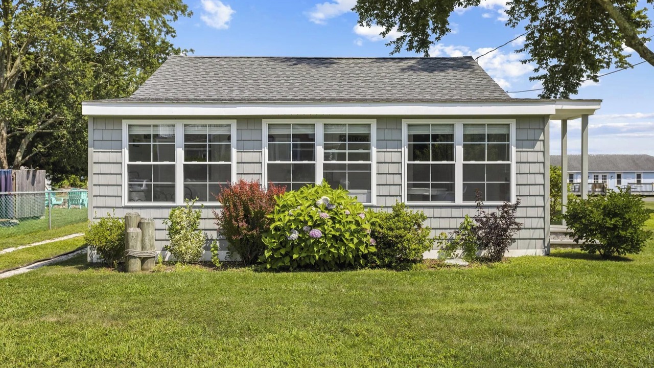 Photo of Outdoor in Saybrook Manor
