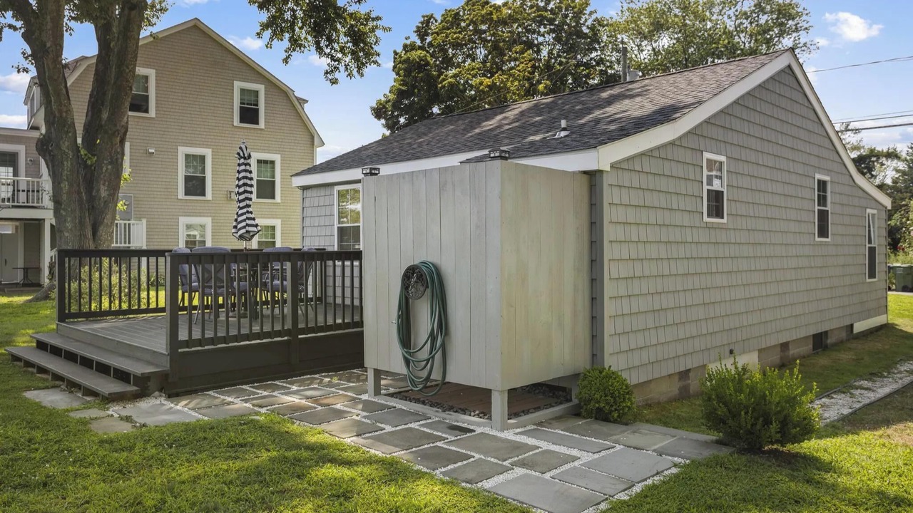 Photo of Outdoor in Saybrook Manor
