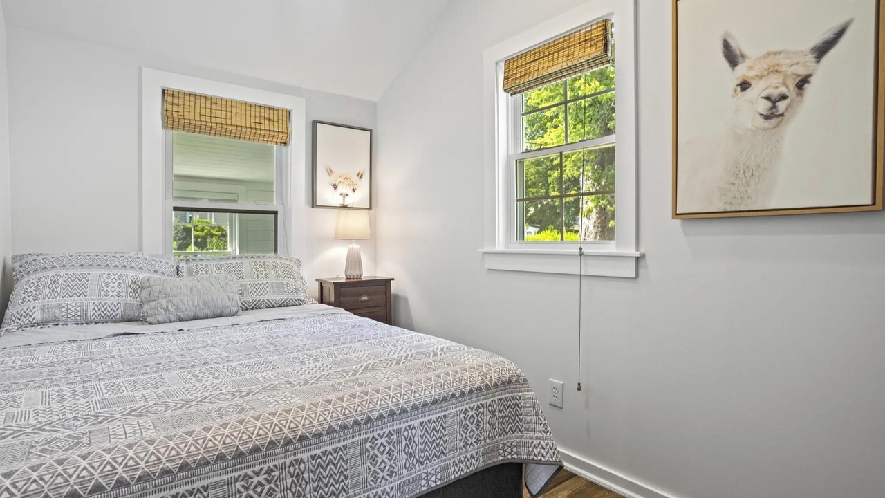 Photo of Bedroom in Saybrook Manor