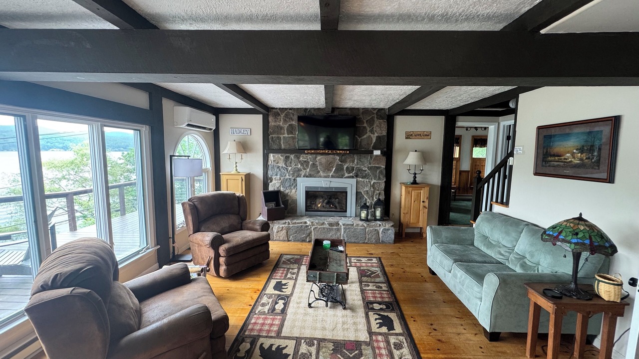 Photo of Livingroom in Hadley