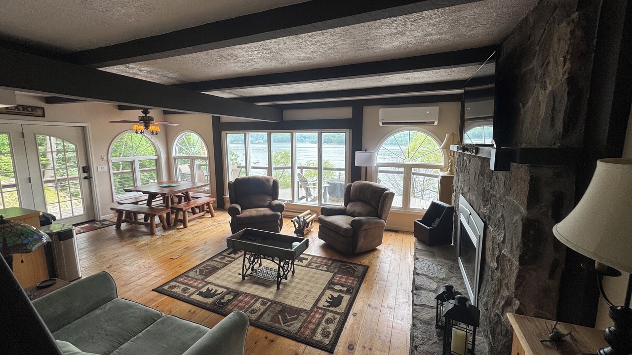 Photo of Livingroom in Hadley