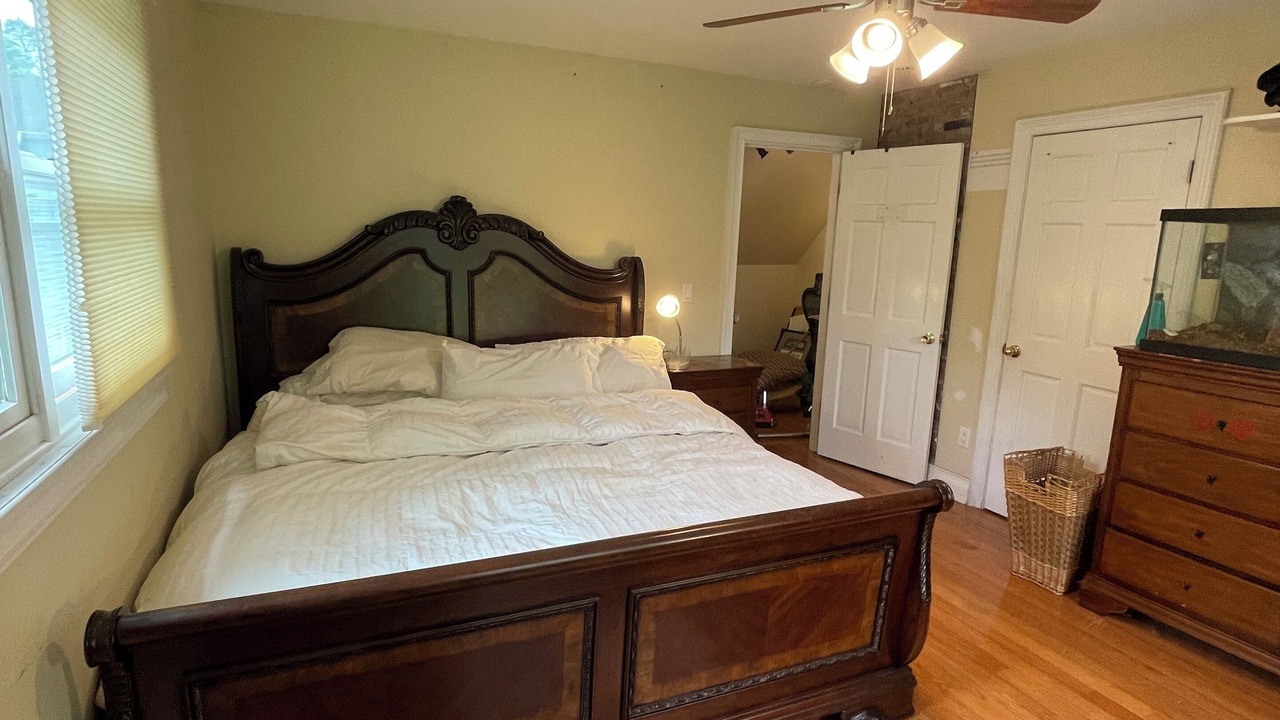 Photo of Bedroom in Roslyn Heights