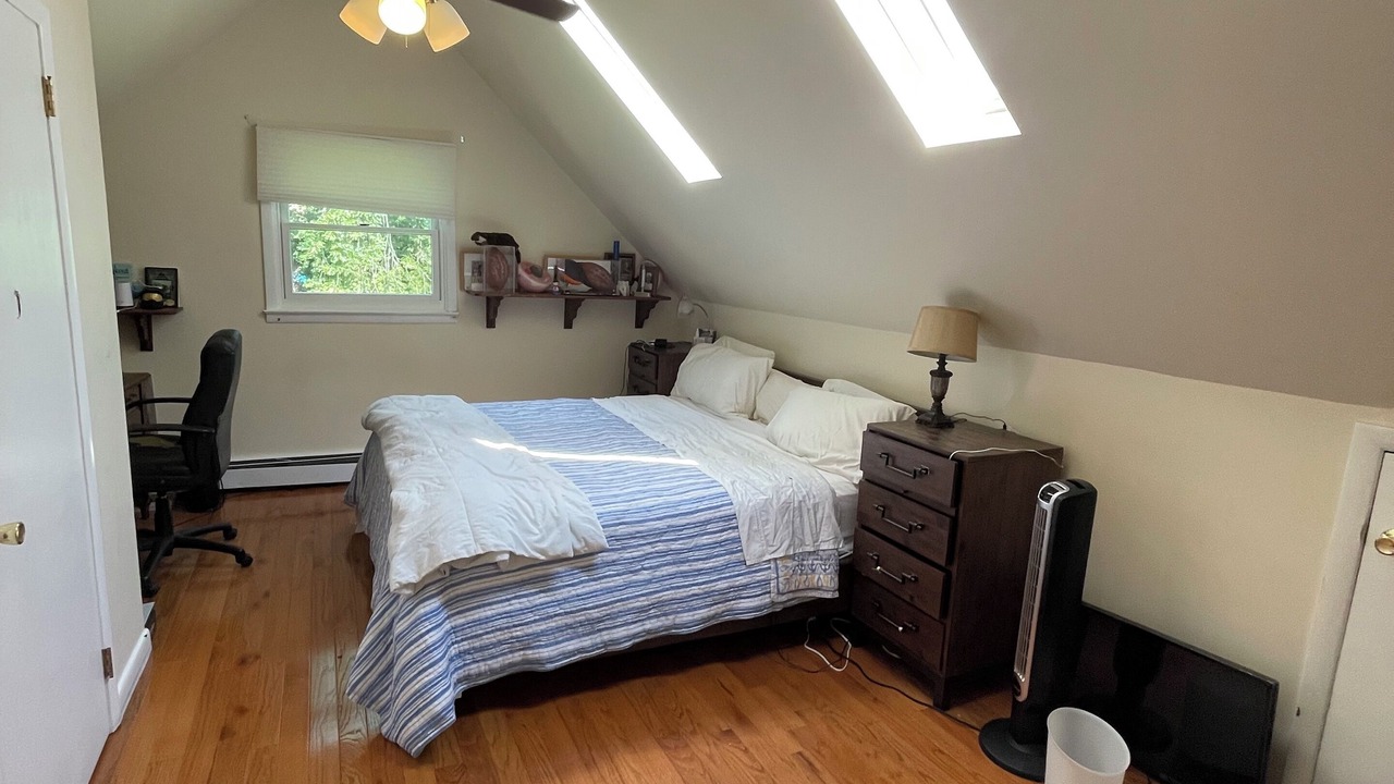 Photo of Bedroom in Roslyn Heights