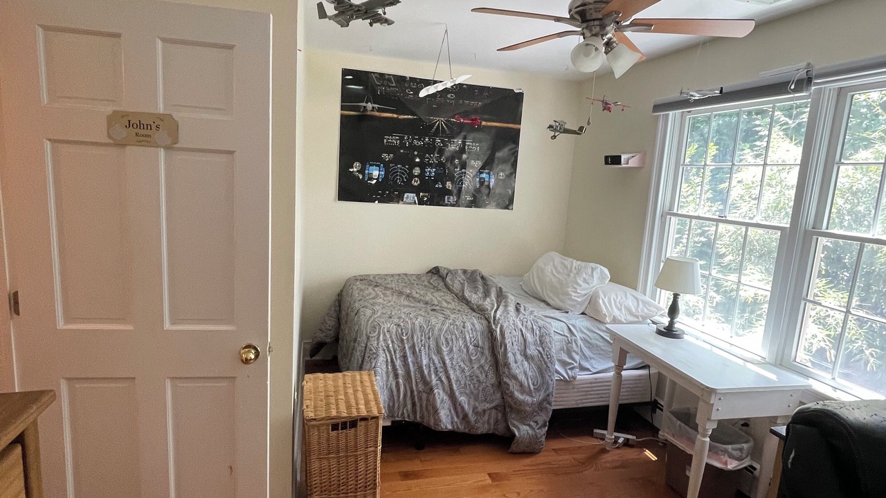 Photo of Bedroom in Roslyn Heights