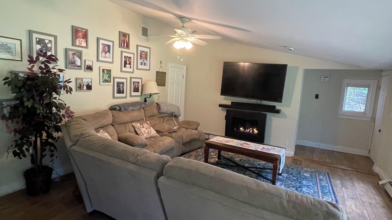 Photo of Livingroom in Roslyn Heights