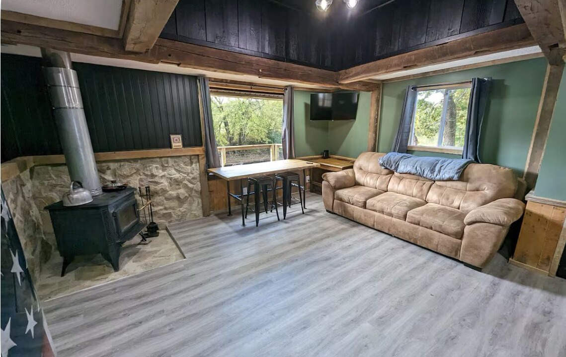 Photo of Livingroom in Coshocton